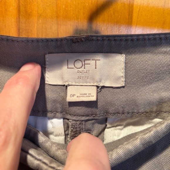 Loft Outlet Petite Modern Chino Crop Pants in Gray 0P - Picture 4 of 6